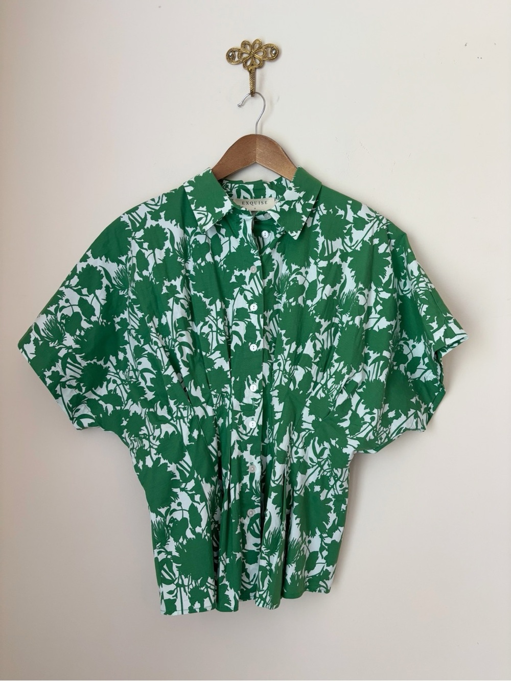 Exquise Green Floral Madilynn Short Sleeve Pleated Blouse Medium Anthropologie